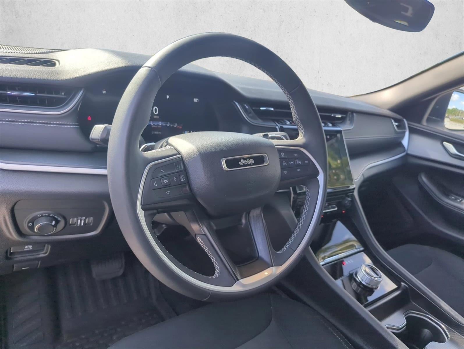 2024 Jeep Grand Cherokee Laredo 4x4