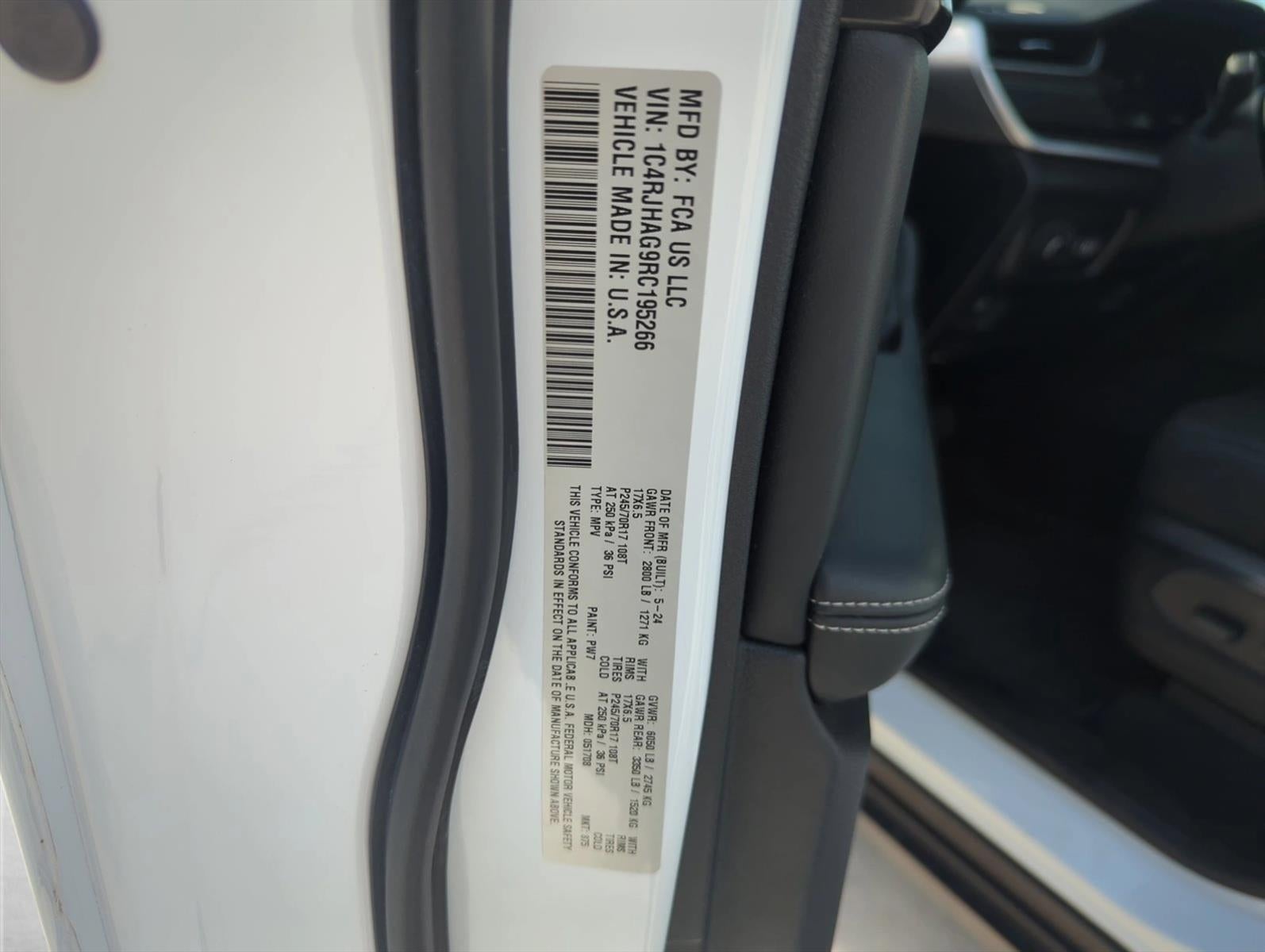 2024 Jeep Grand Cherokee Laredo 4x4