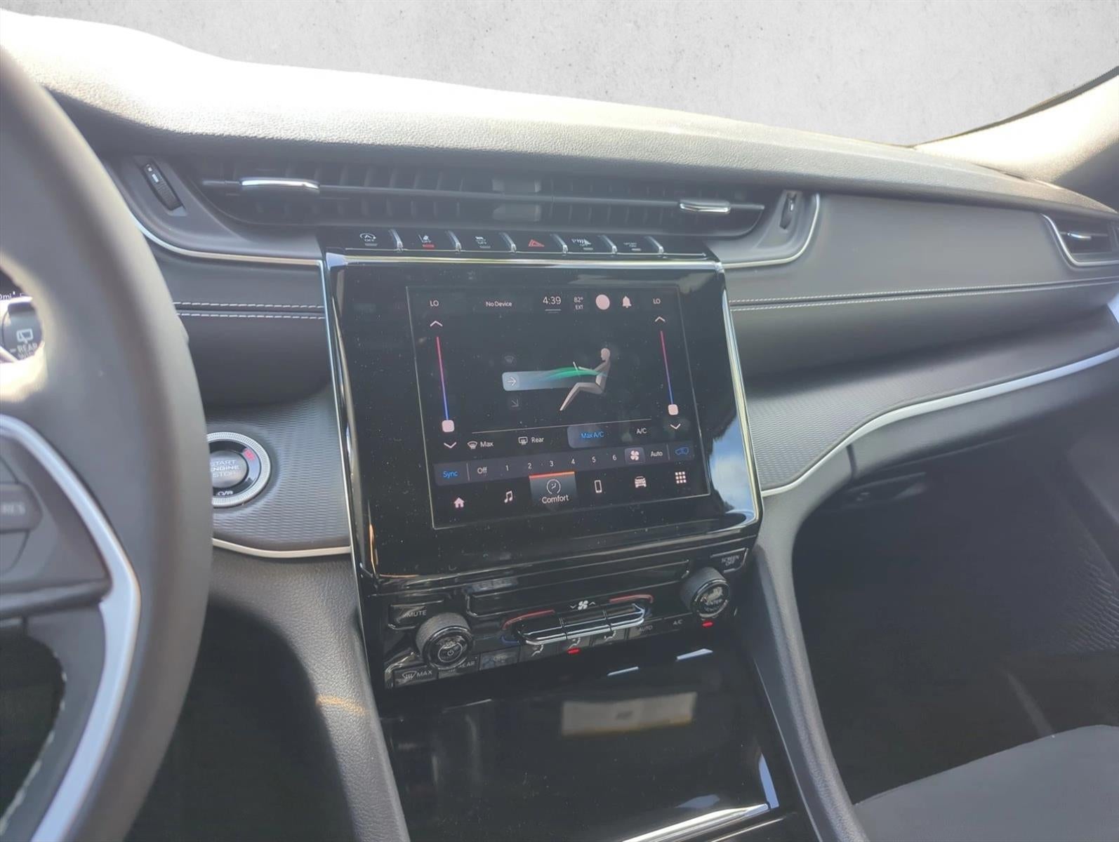 2024 Jeep Grand Cherokee Laredo 4x4