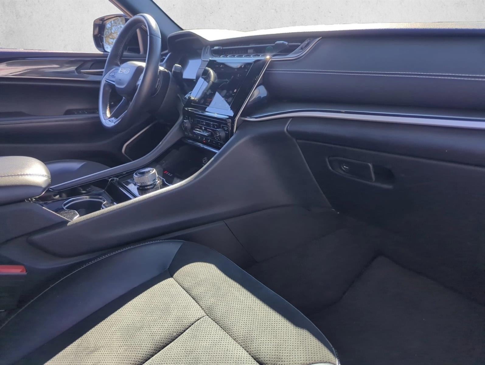 2022 Jeep Grand Cherokee L Altitude 4x2