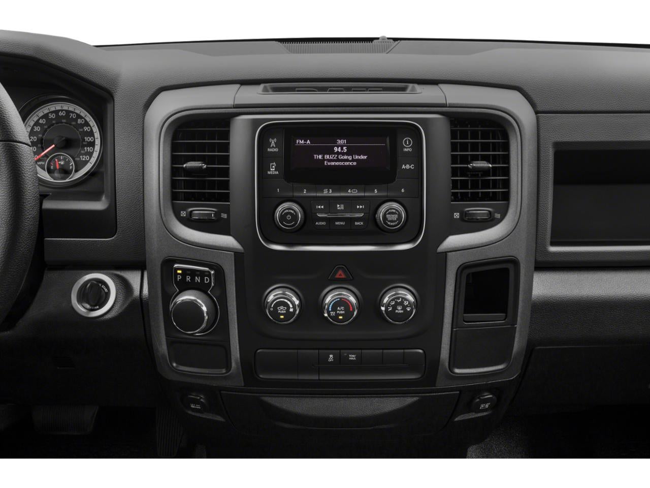 2018 RAM 1500 Express 4x2 Crew Cab 5'7" Box