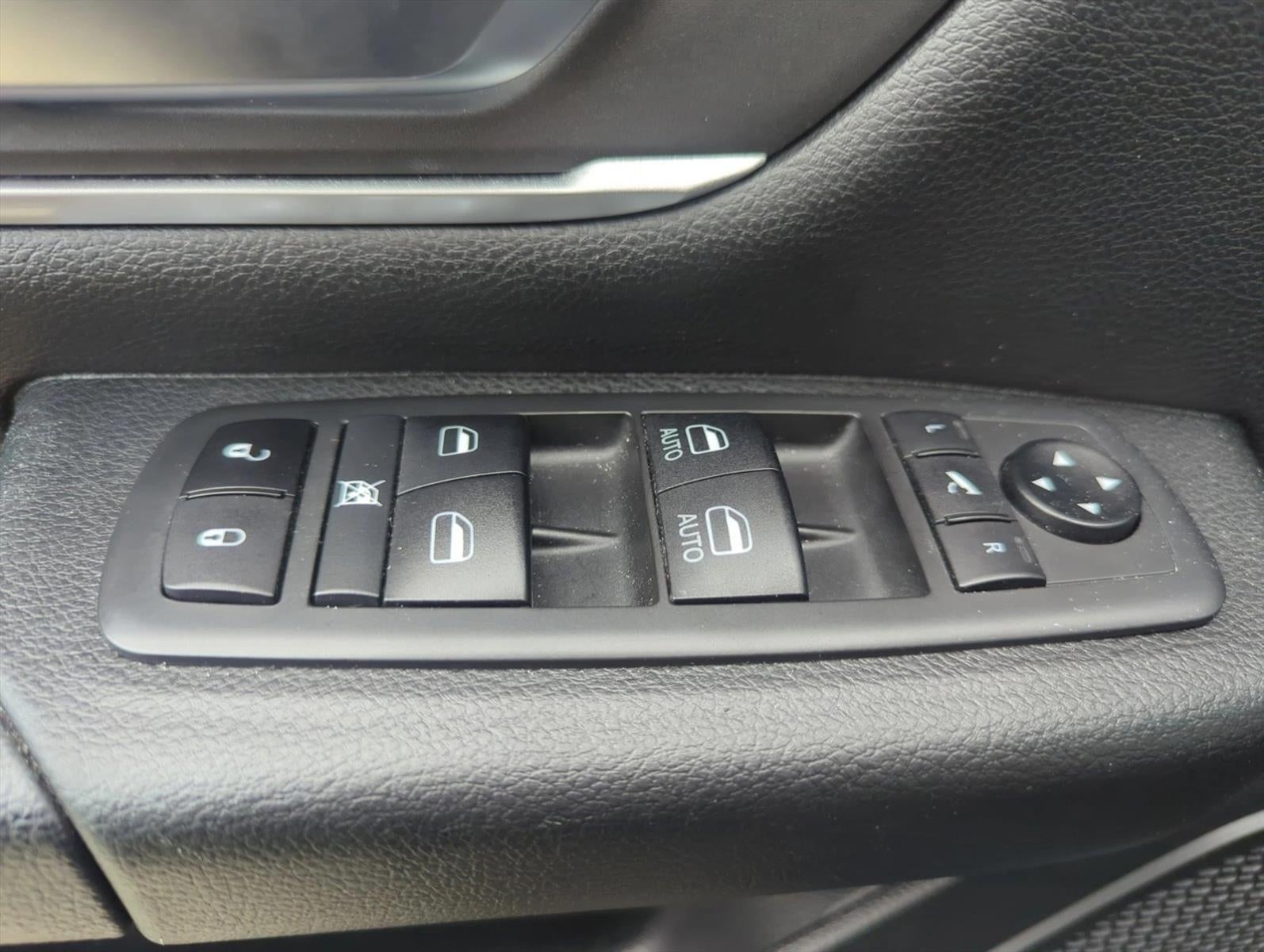 2021 RAM 1500 Lone Star 4x2 Crew Cab 5'7" Box