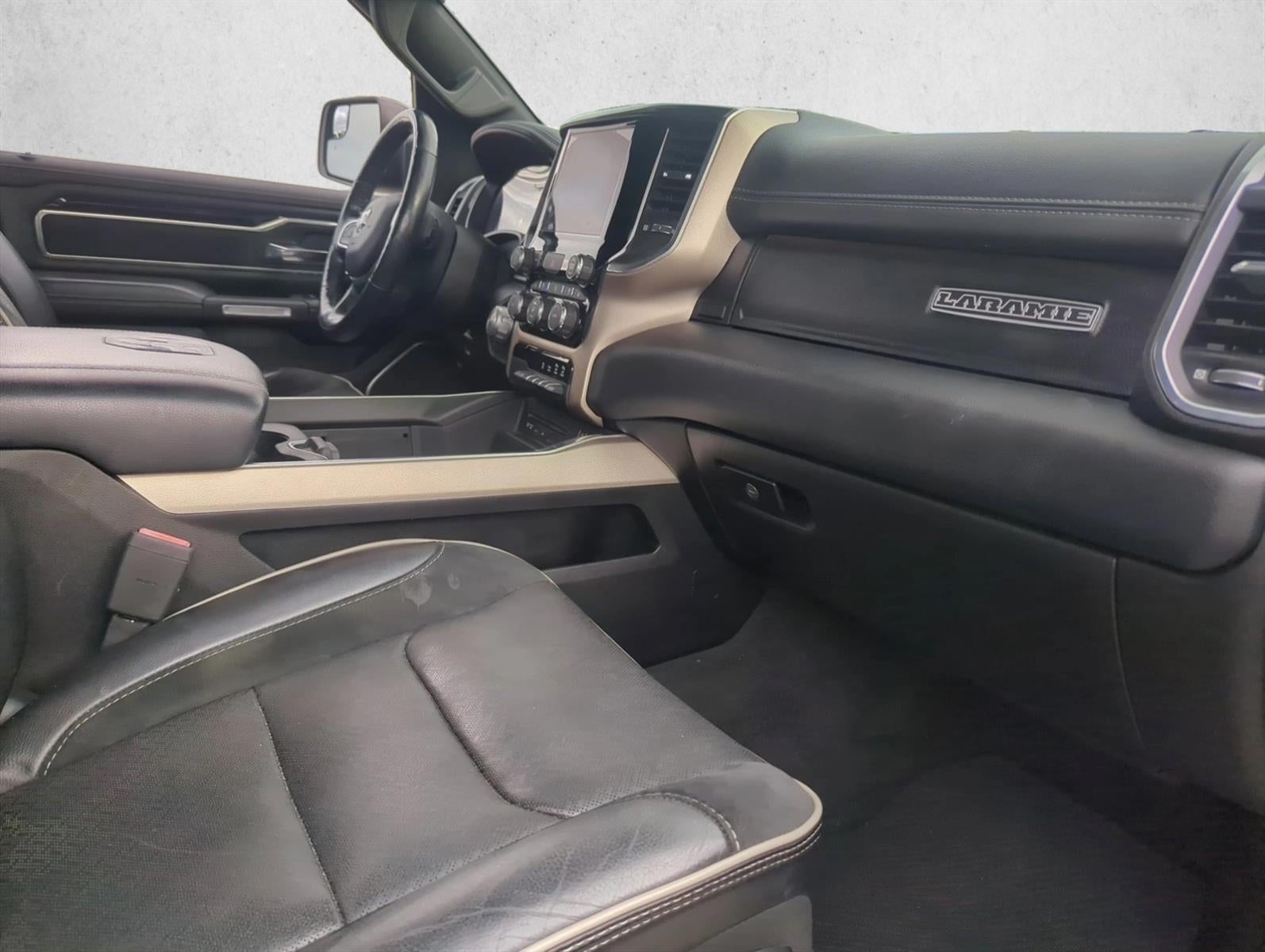 2019 RAM 1500 Laramie 4x2 Crew Cab 5'7" Box