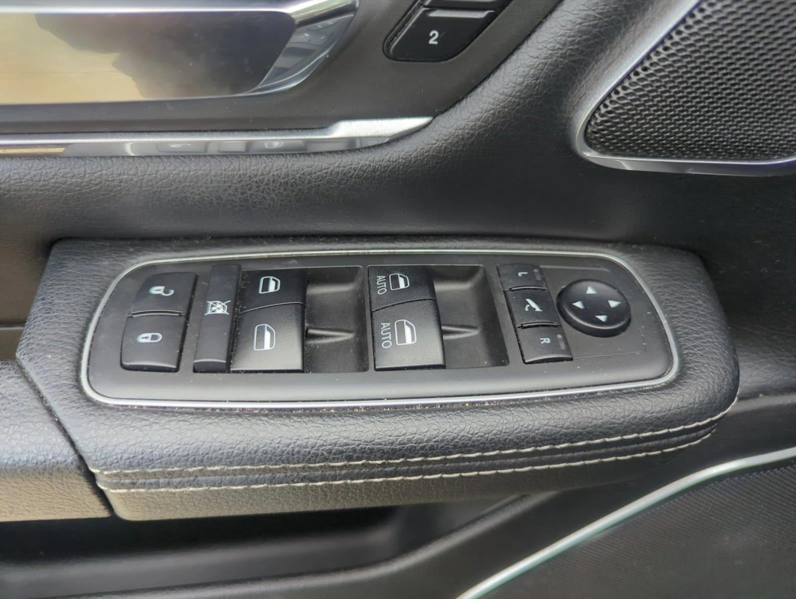 2019 RAM 1500 Laramie 4x2 Crew Cab 5'7" Box