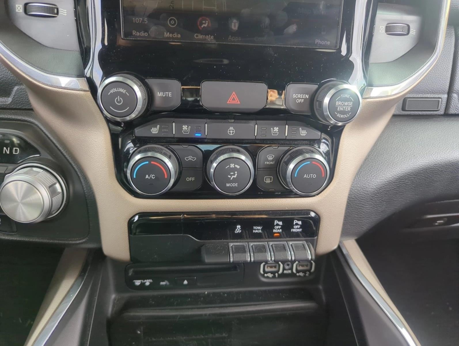 2019 RAM 1500 Laramie 4x2 Crew Cab 5'7" Box