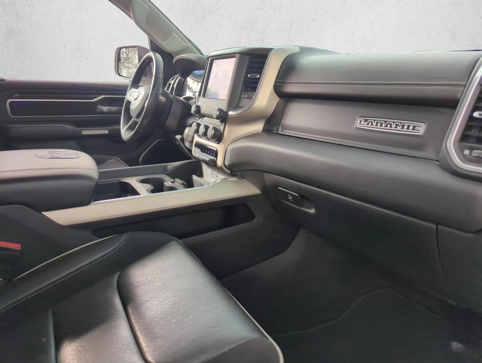 2022 RAM 1500 Laramie 4x2 Crew Cab 5'7" Box