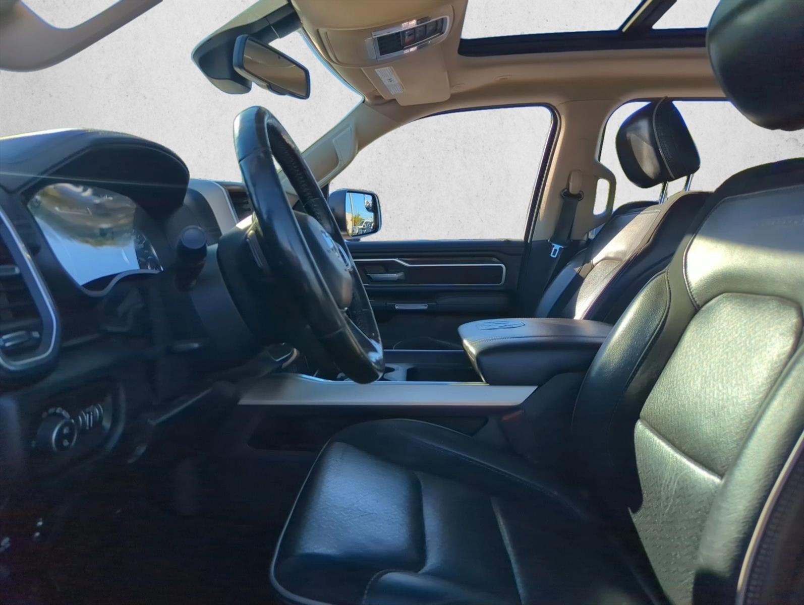 2020 RAM 1500 Laramie 4x2 Crew Cab 5'7" Box