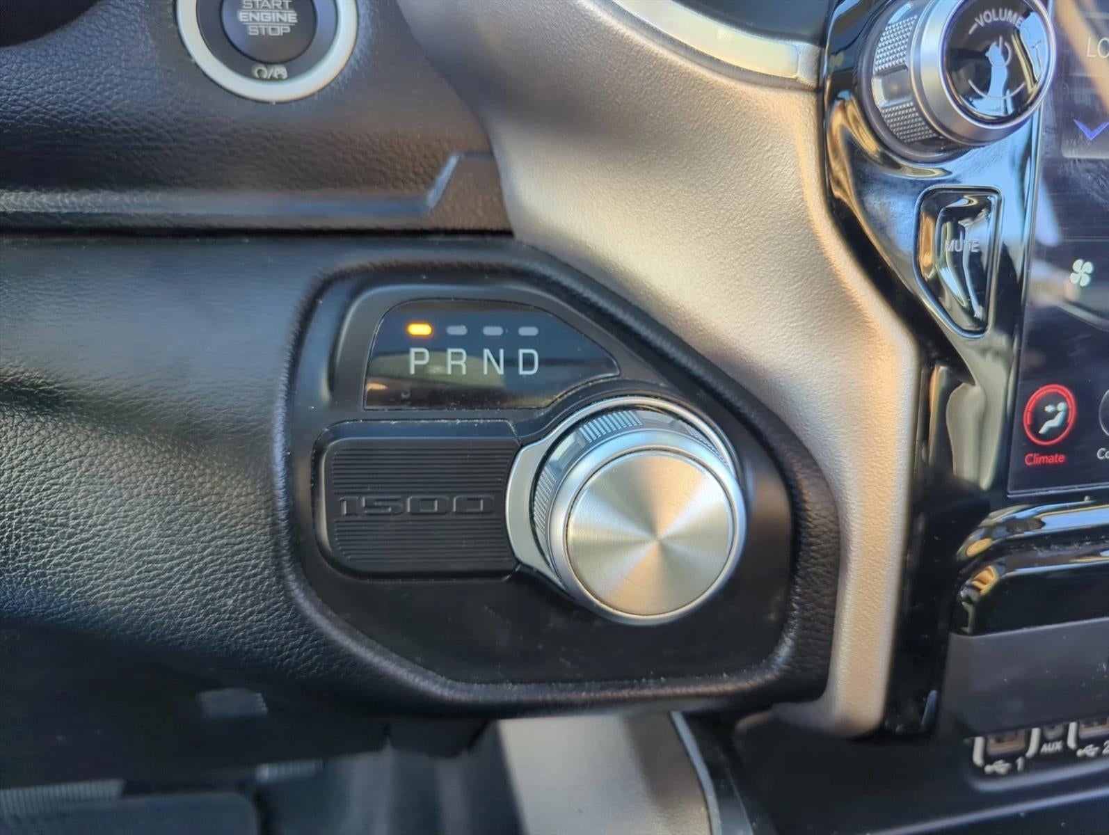 2020 RAM 1500 Laramie 4x2 Crew Cab 5'7" Box