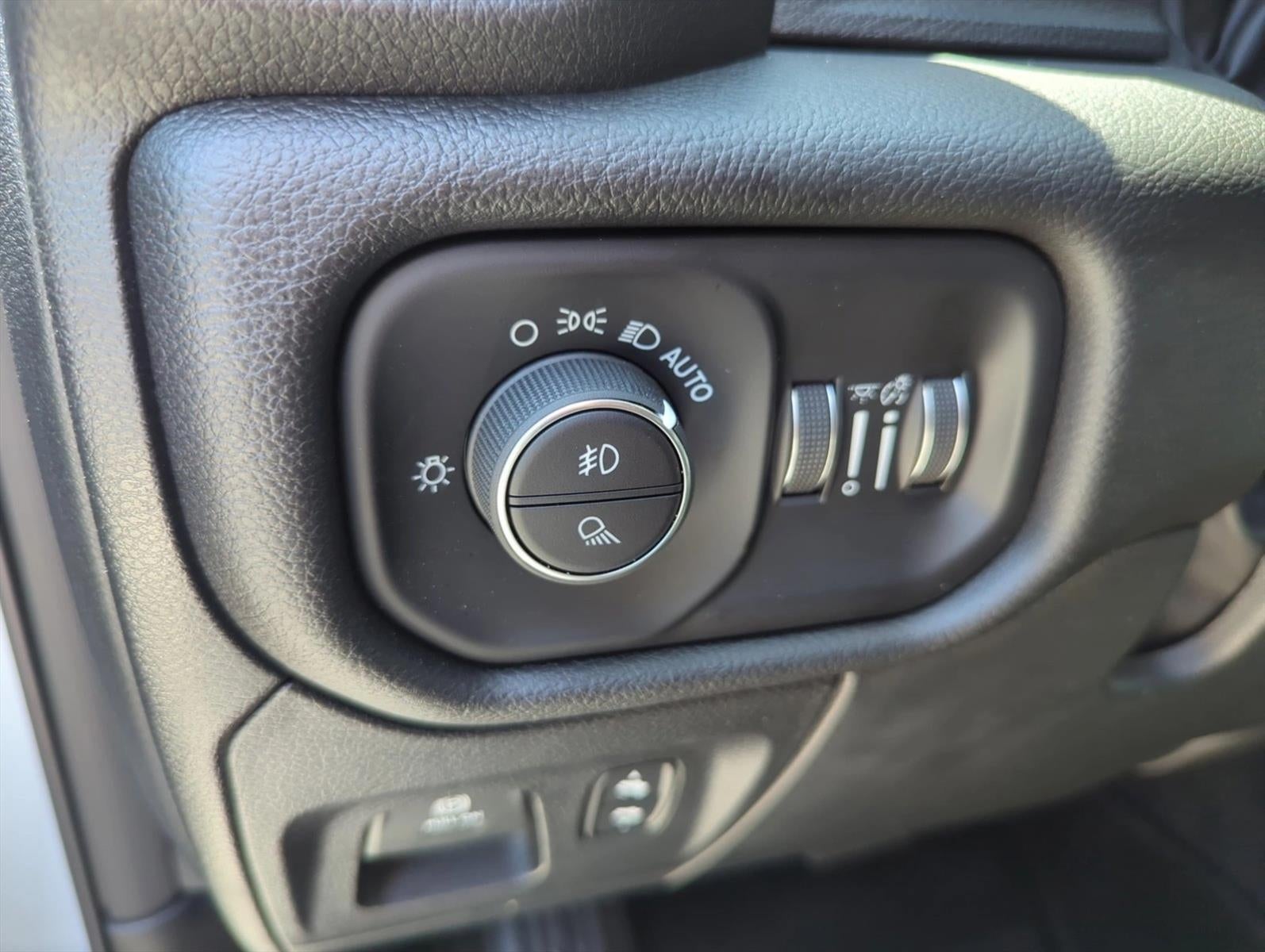 2026 RAM 1500 Big Horn 4x4 Crew Cab 5'7" Box