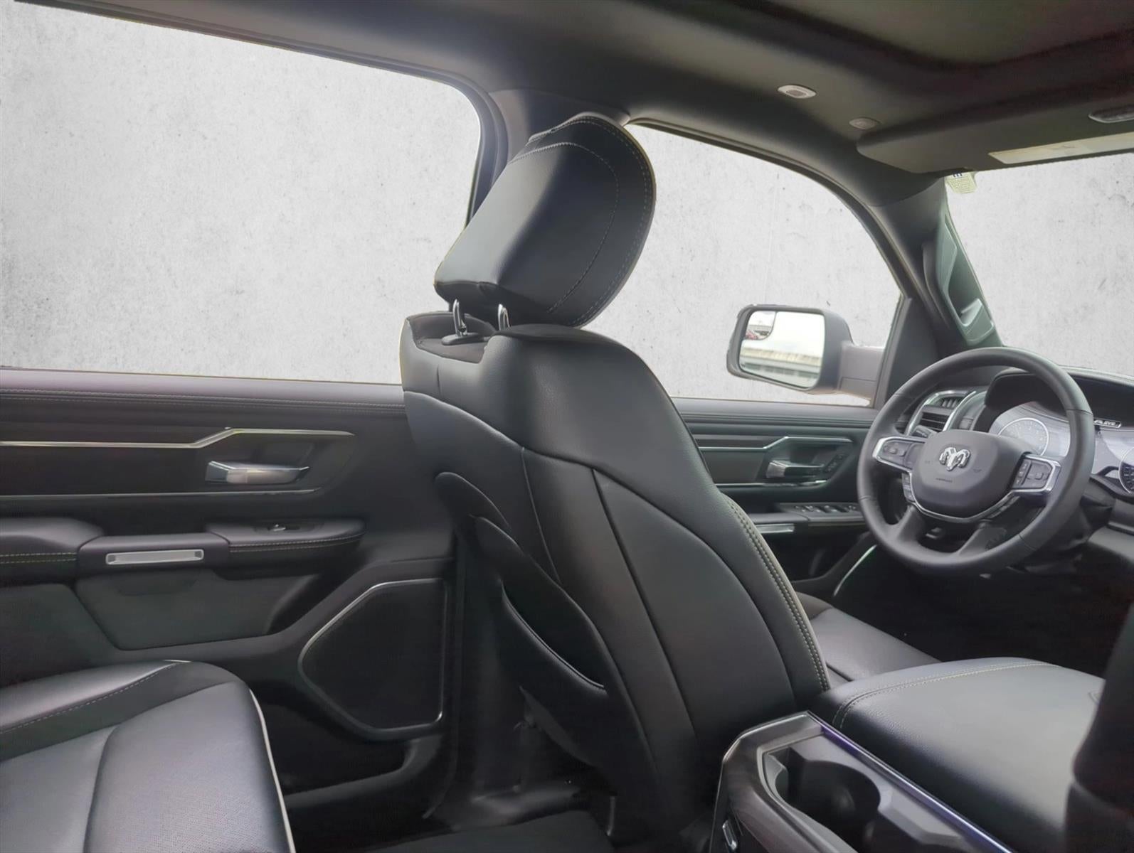 2025 RAM 1500 Laramie 4x4 Crew Cab 5'7" Box