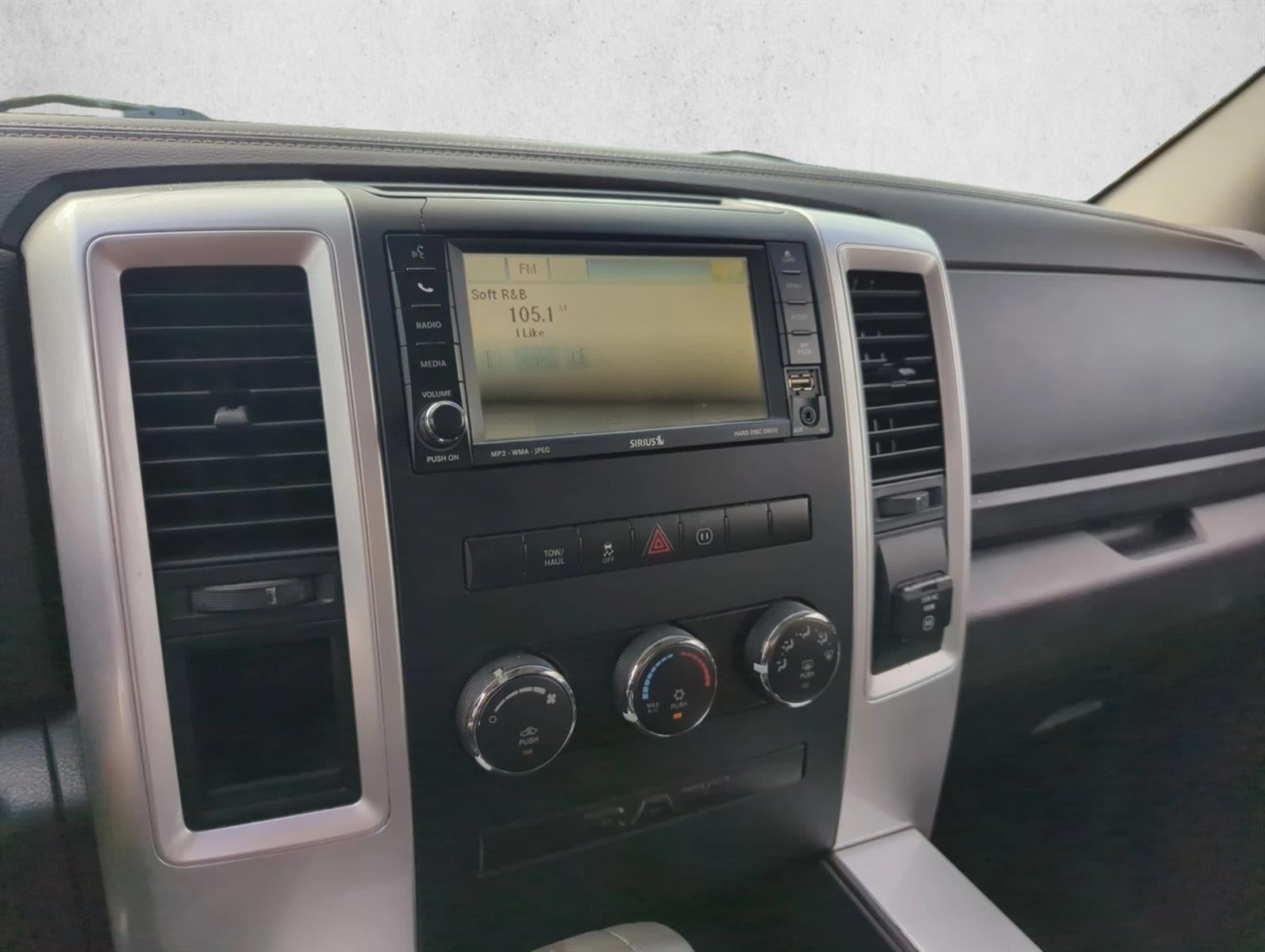 2011 RAM 1500 2WD Crew Cab 5.7 Ft Box Sport