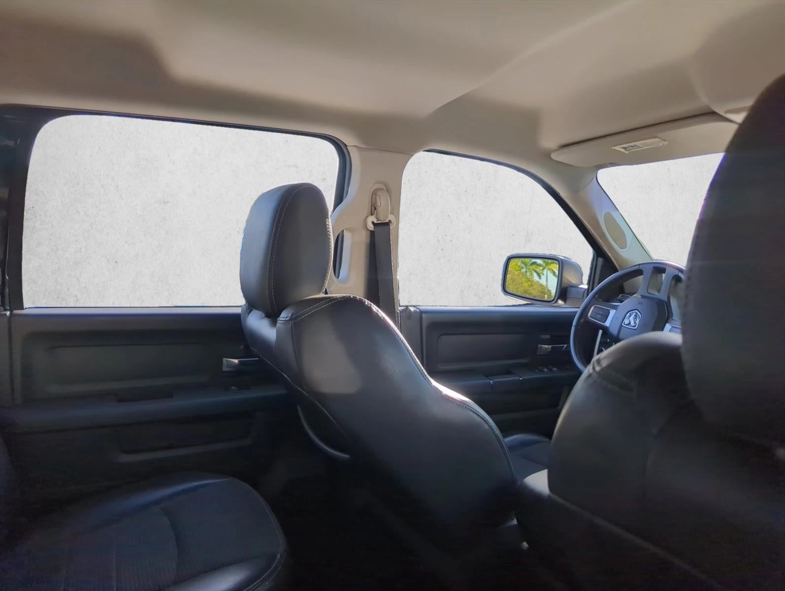 2011 RAM 1500 2WD Crew Cab 5.7 Ft Box Sport