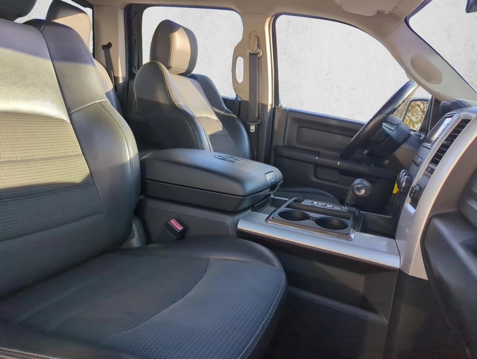 2011 RAM 1500 2WD Crew Cab 5.7 Ft Box Sport
