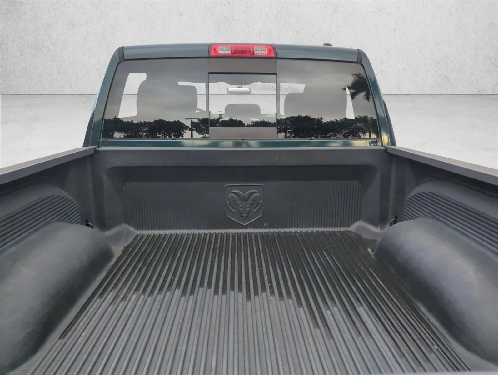 2011 RAM 1500 2WD Crew Cab 5.7 Ft Box Sport