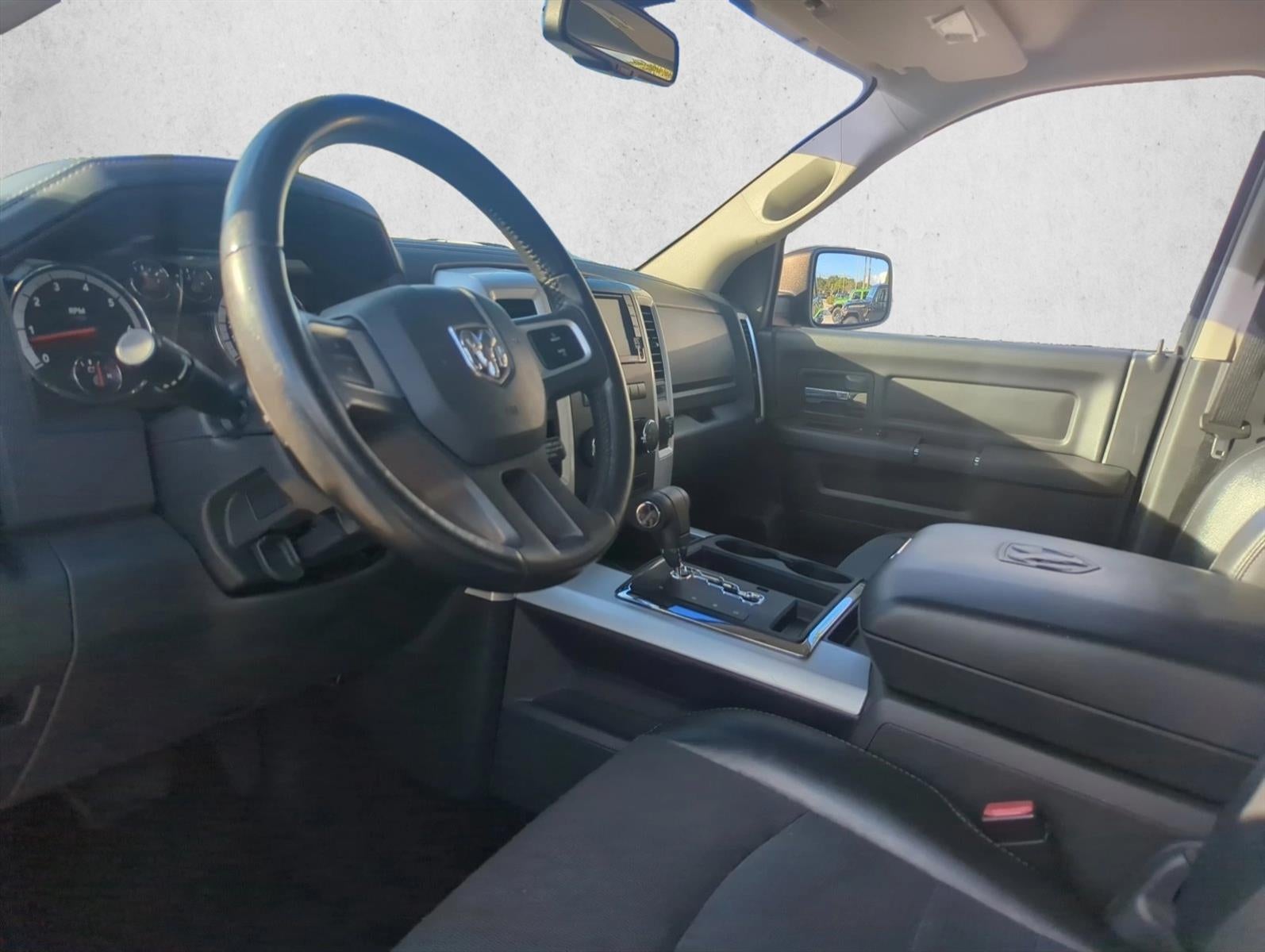 2011 RAM 1500 2WD Crew Cab 5.7 Ft Box Sport