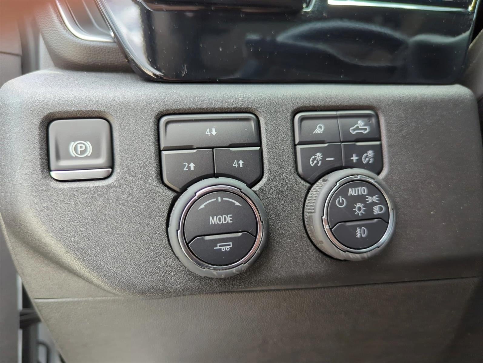 2025 Chevrolet Silverado 3500 HD Crew Cab Long Box 4-Wheel Drive LT