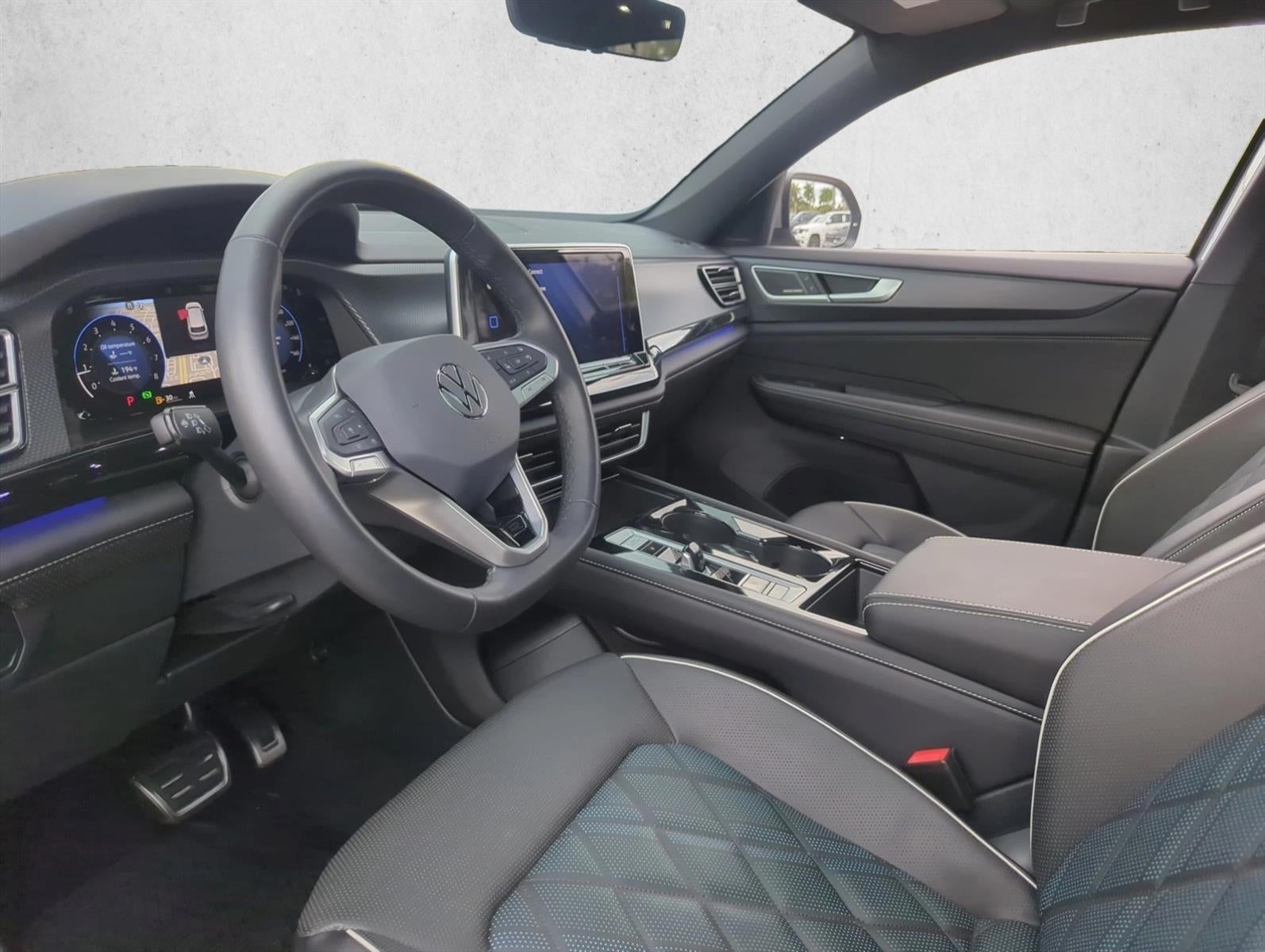 2025 Volkswagen Atlas Cross Sport 2.0T SEL Premium R-Line 4MOTION