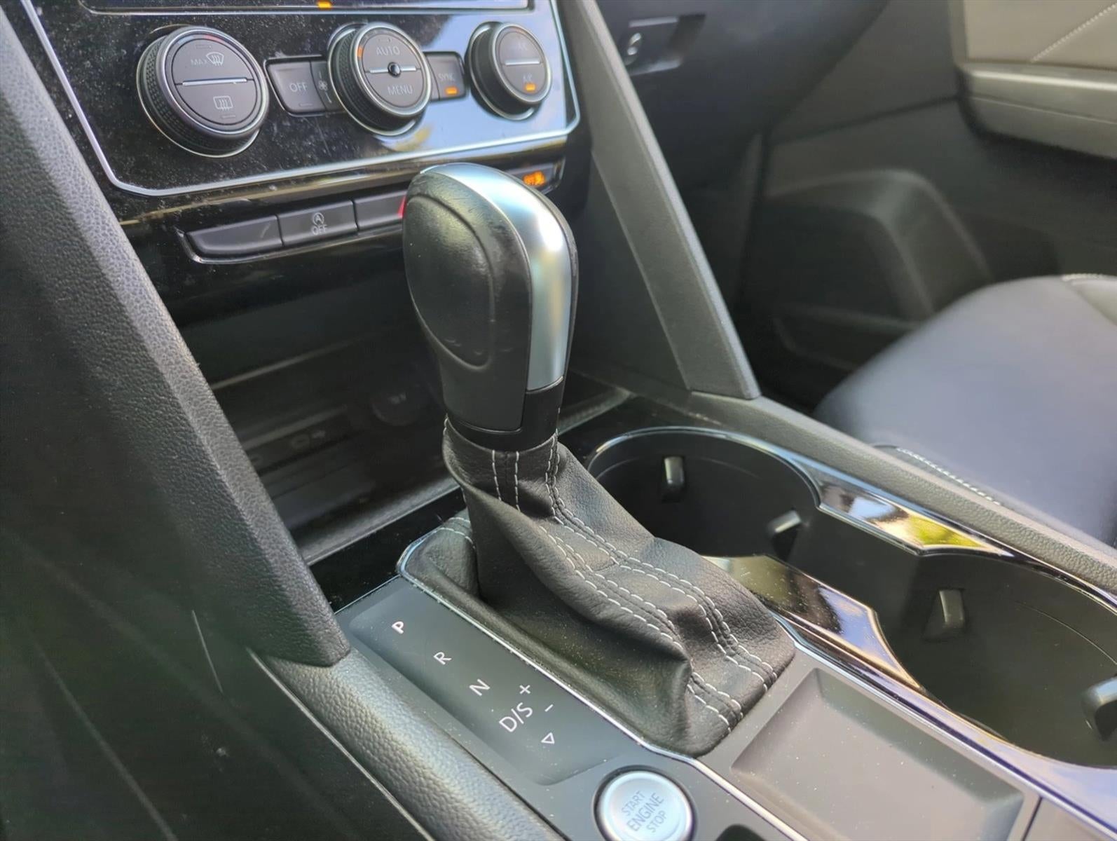 2023 Volkswagen Atlas Cross Sport 3.6L V6 SE w/Technology FWD