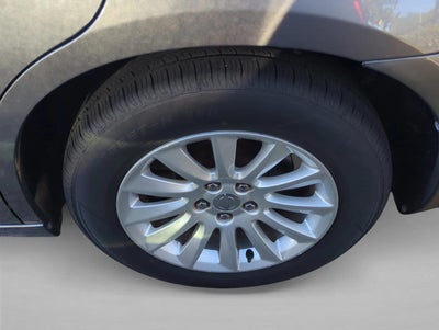 2011 Chrysler 300 4dr Sdn Limited RWD