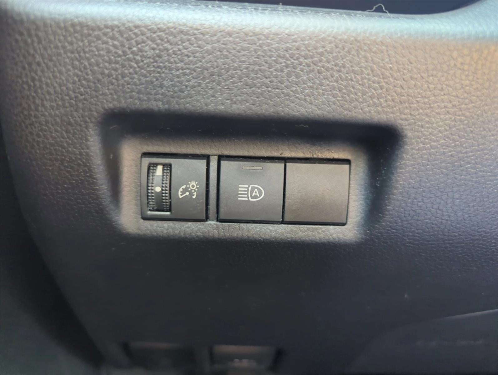 2019 Toyota RAV4 LE FWD (GS)