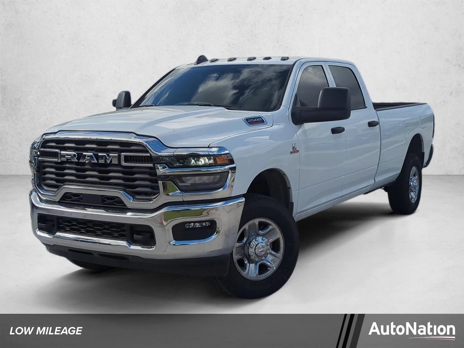 2025 RAM 2500 Tradesman 4x4 Crew Cab 8' Box