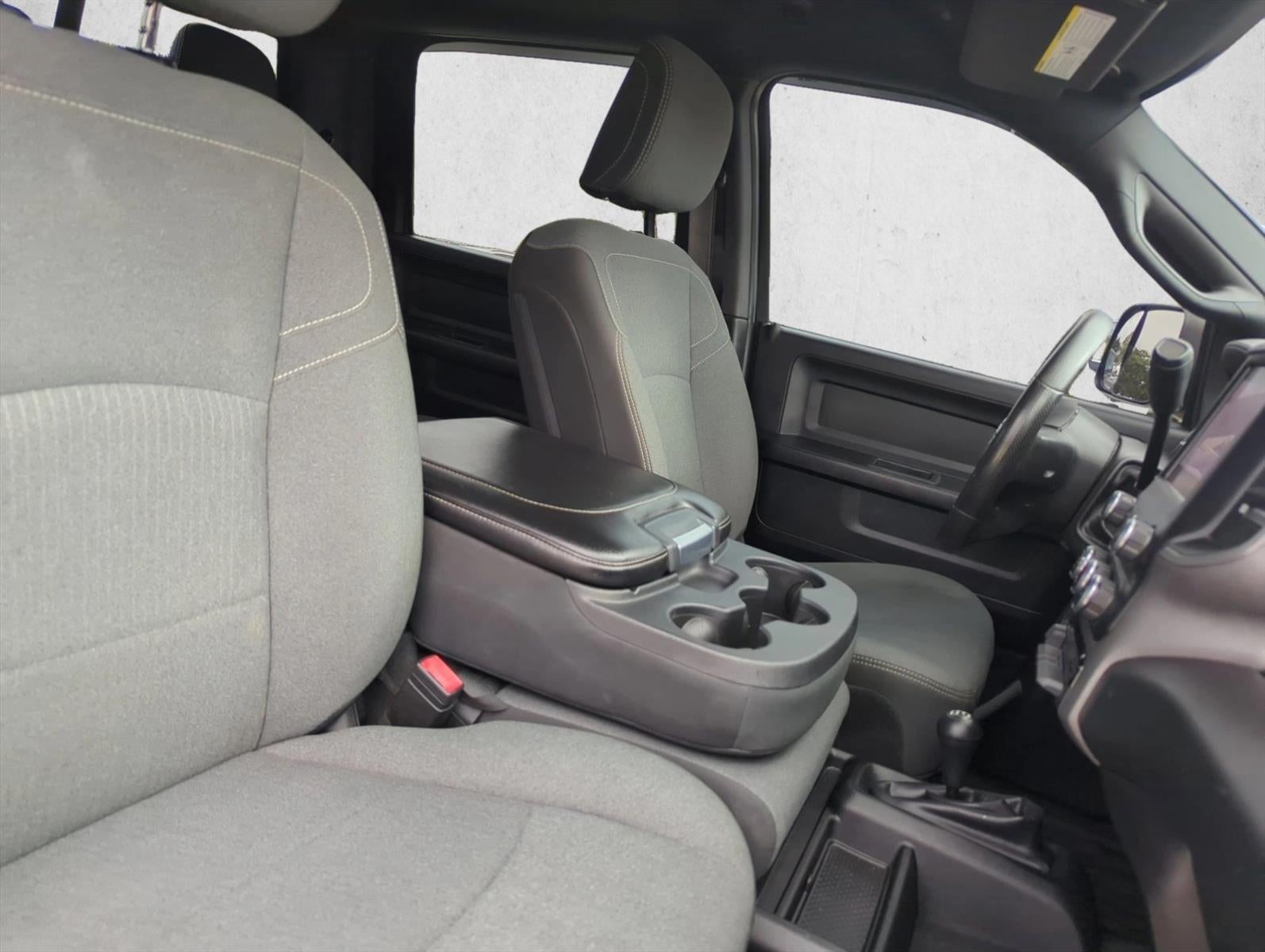 2022 RAM 3500 Tradesman 4x4 Crew Cab 8' Box