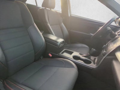 2017 Toyota Camry SE Auto (SE)