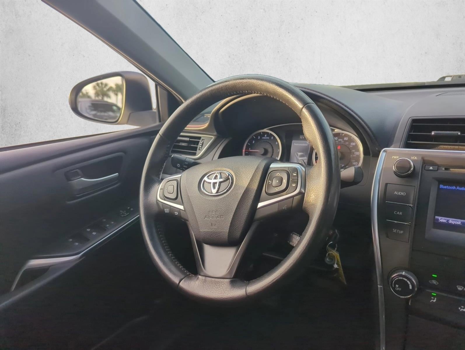 2017 Toyota Camry SE Auto (SE)