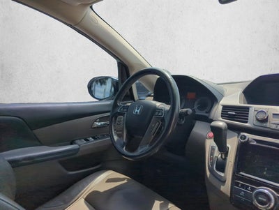 2016 Honda Odyssey Touring Elite with DVD Rear Entertainment System and Navigation