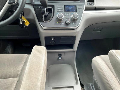 2017 Toyota Sienna L FWD 7-Passenger (Natl)