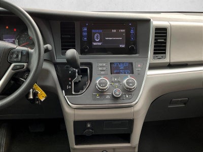 2017 Toyota Sienna L FWD 7-Passenger (Natl)