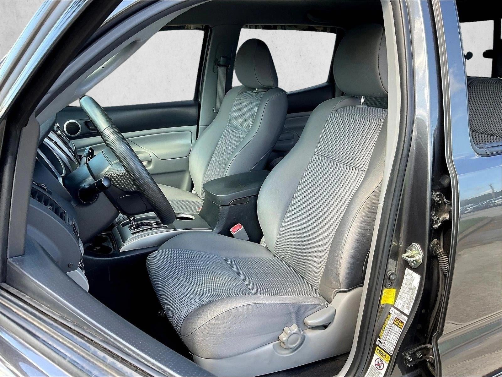 2014 Toyota Tacoma 4WD Double Cab Short Bed V6 Manual (Natl)