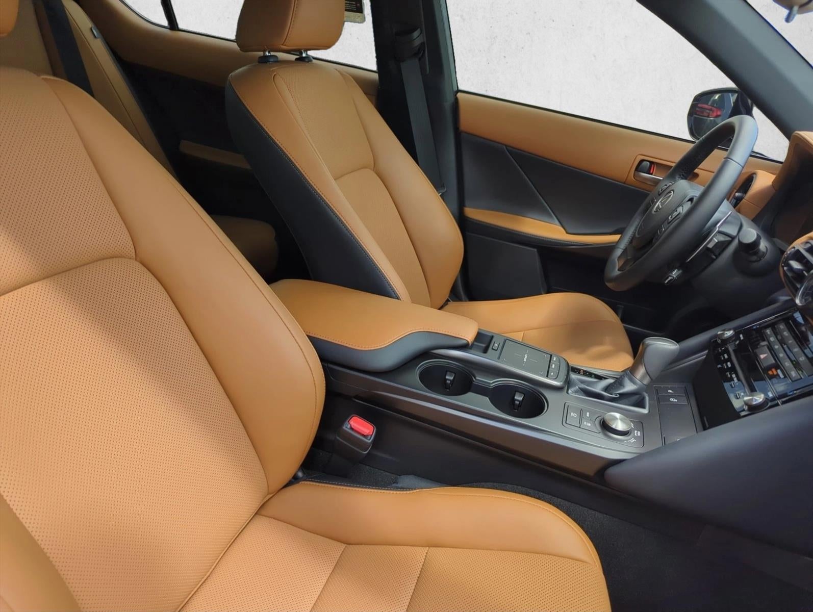 2025 Lexus IS 350 F SPORT Design RWD