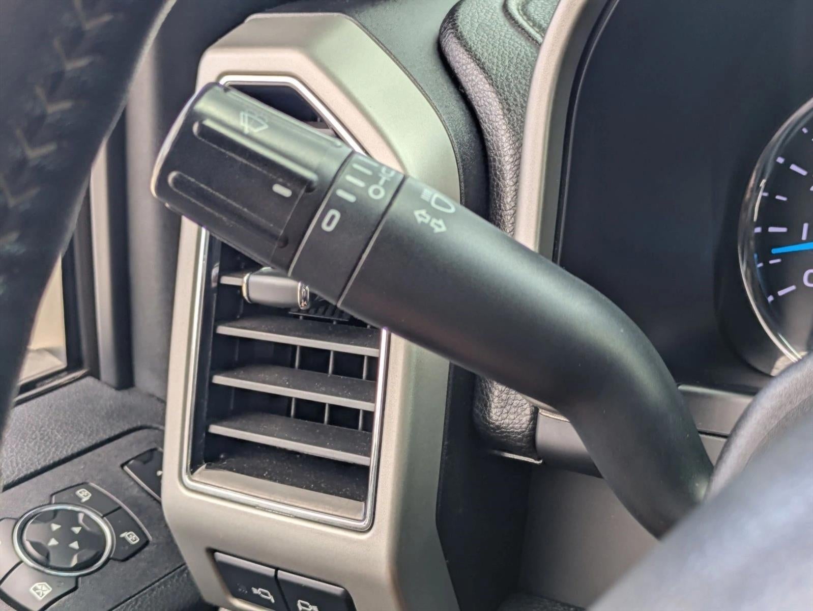 2019 Ford Super Duty F-250 SRW LARIAT 4WD Crew Cab 6.75' Box