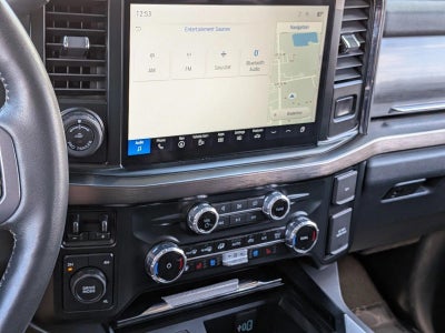 2023 Ford Super Duty F-450 DRW LARIAT 4WD Crew Cab 8' Box