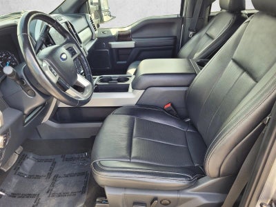 2022 Ford Super Duty F-450 DRW LARIAT 4WD Crew Cab 8' Box