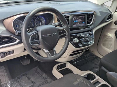 2022 Chrysler Voyager LX FWD