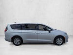 2022 Chrysler Voyager LX FWD