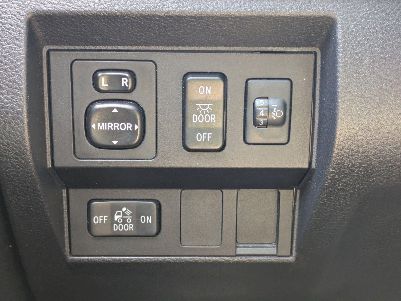 2017 Toyota Tundra 4WD 4WD SR5 Double Cab 6.5' Bed 5.7L (Natl)