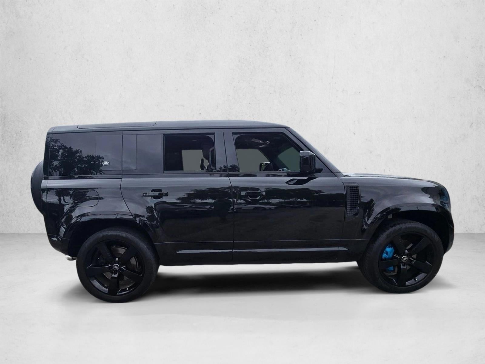 2022 Land Rover Defender 110 V8 AWD