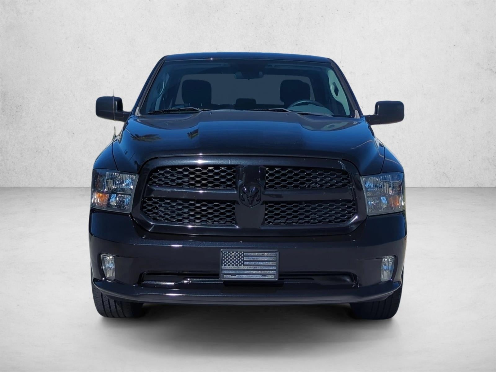 2018 RAM 1500 Express 4x2 Crew Cab 5'7" Box