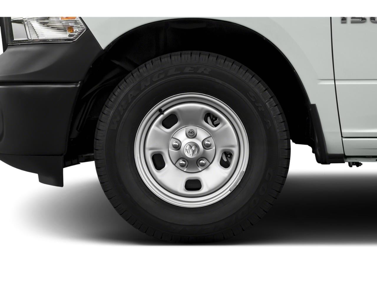 2018 RAM 1500 Express 4x2 Crew Cab 5'7" Box