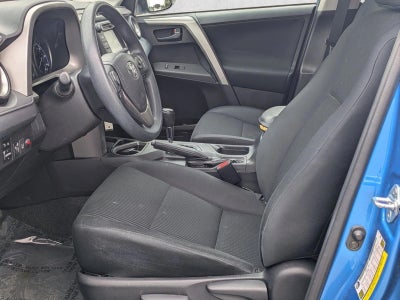 2017 Toyota RAV4 LE FWD (GS)