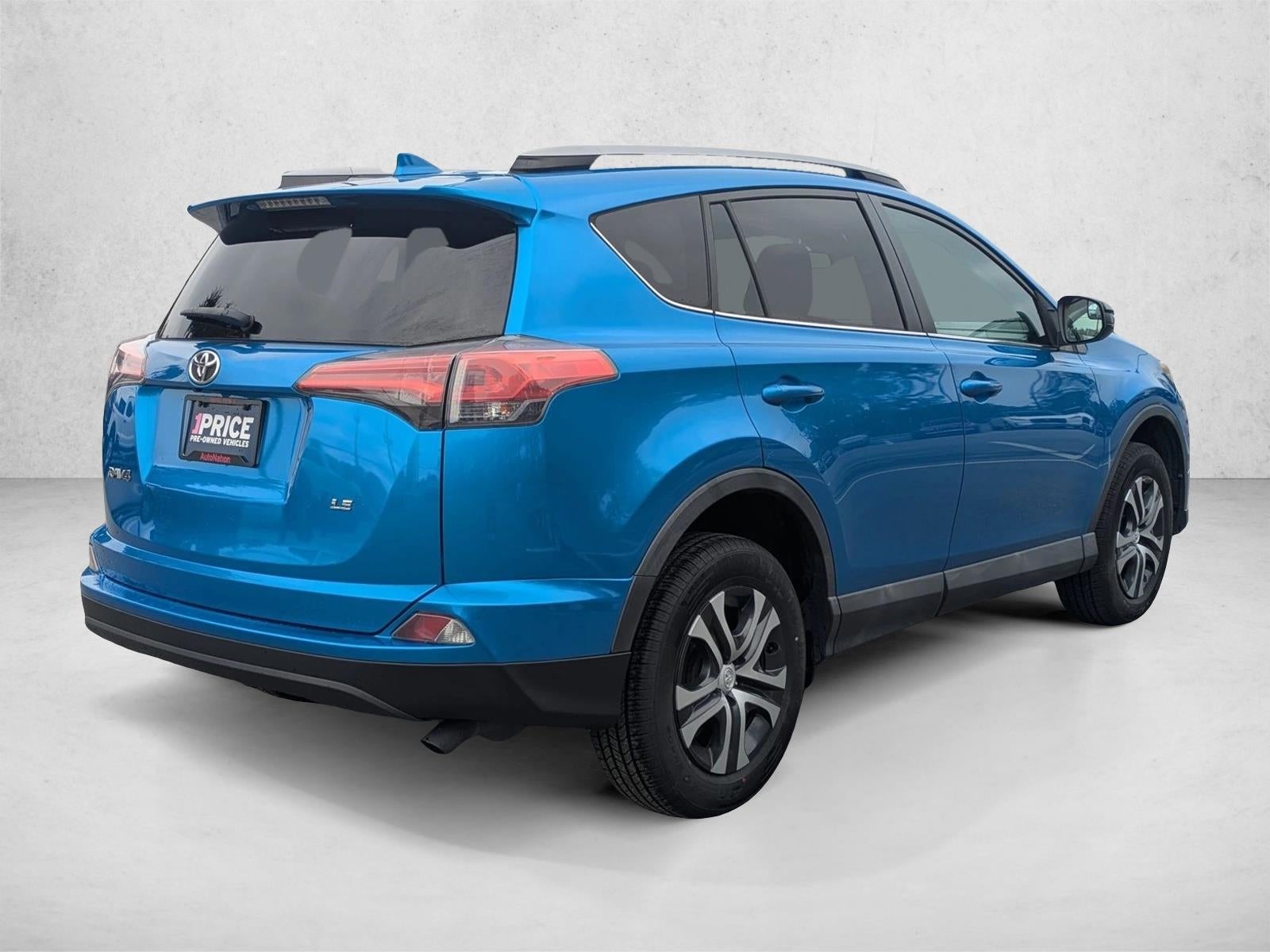 2017 Toyota RAV4 LE FWD (GS)