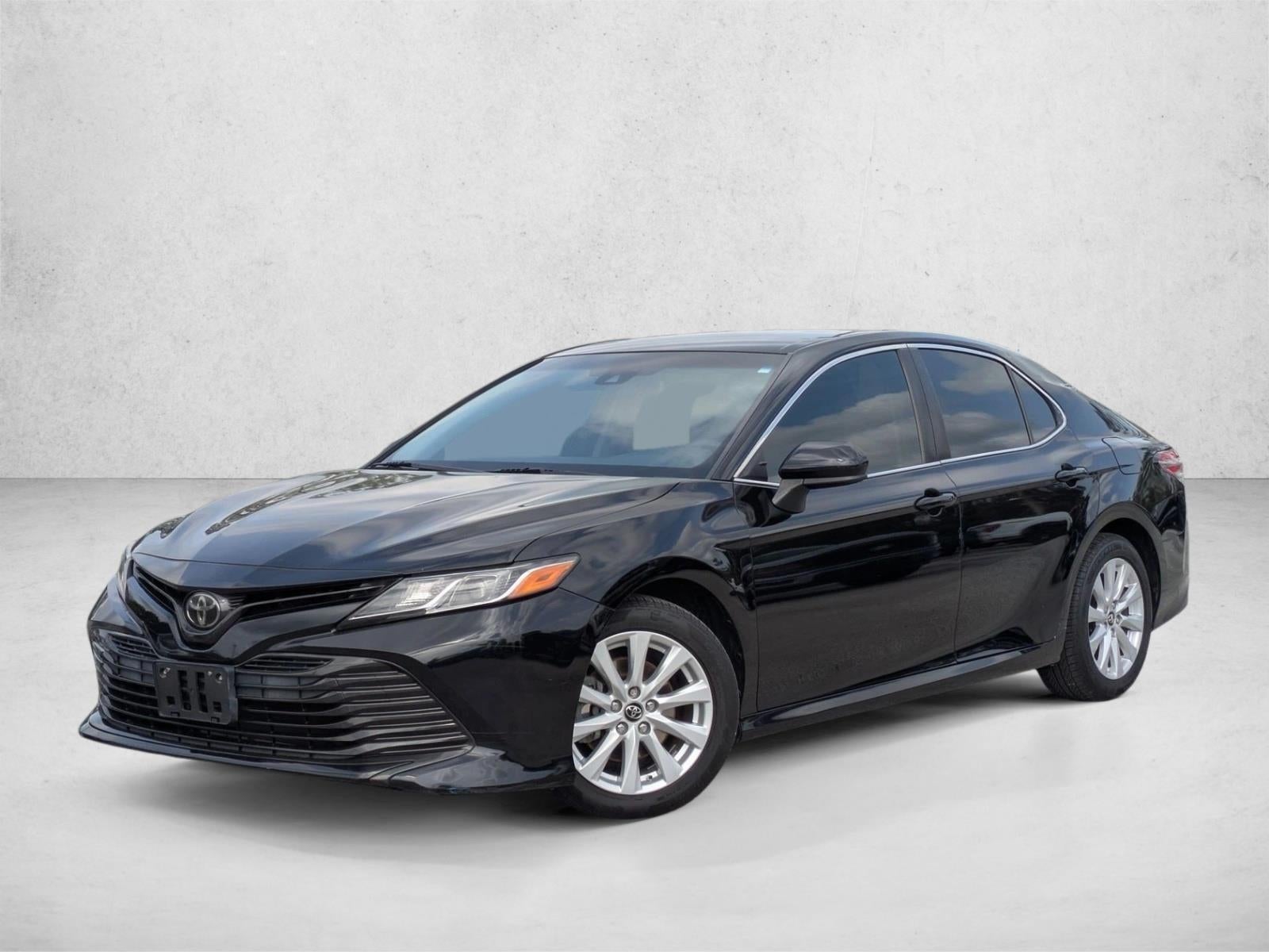2018 Toyota Camry LE Auto (SE)