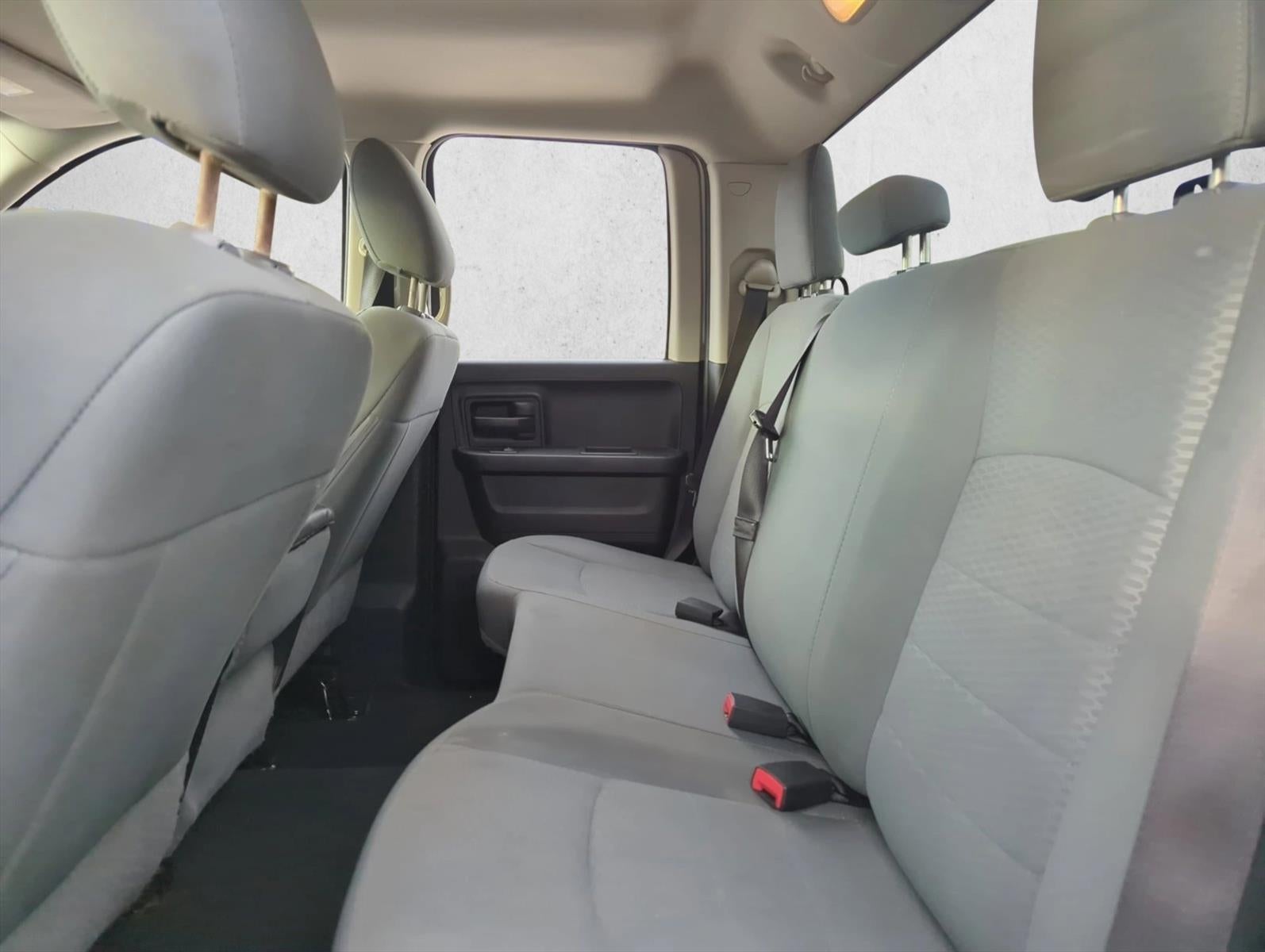 2017 RAM 1500 Express 4x2 Quad Cab 6'4" Box