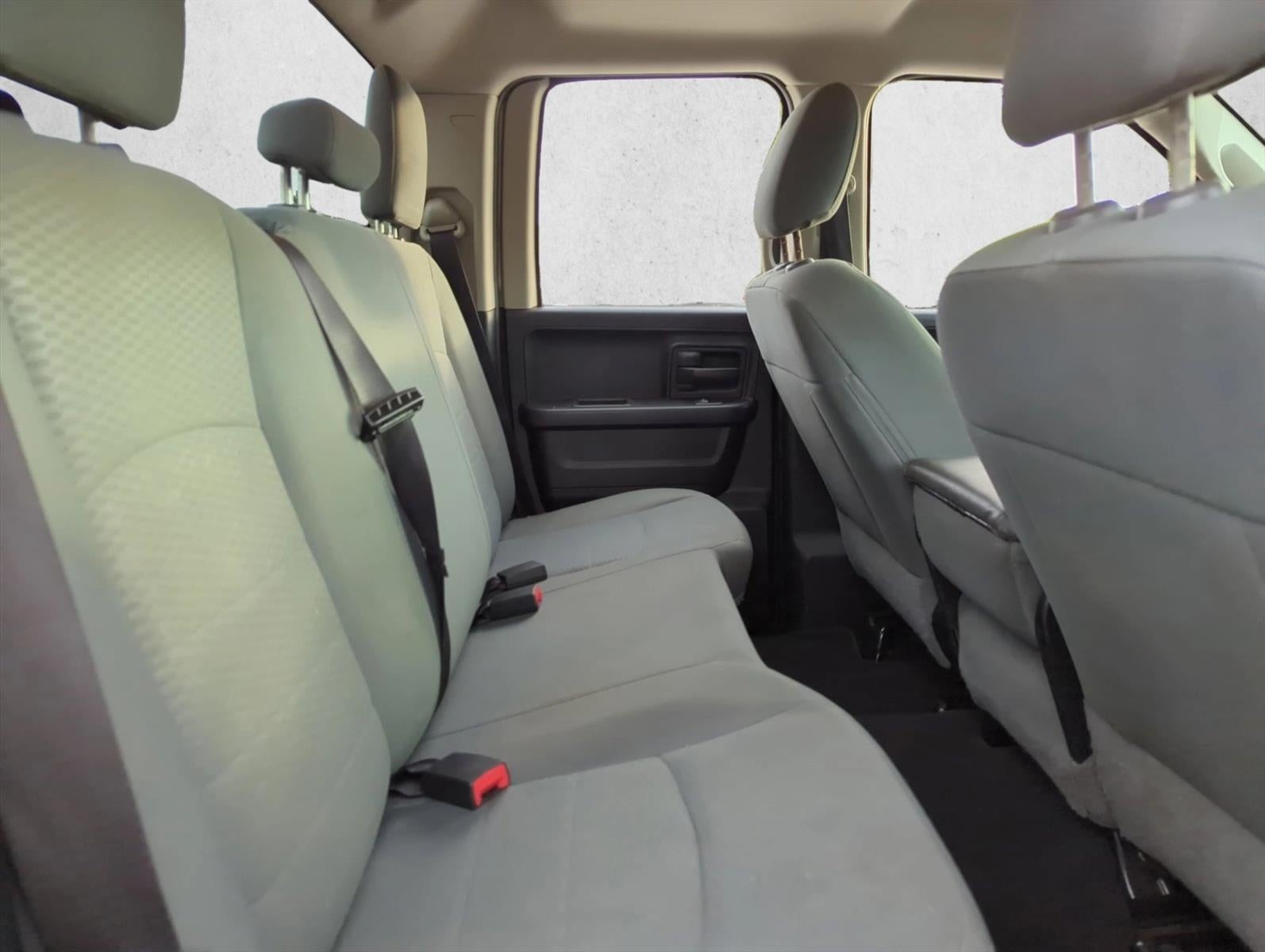 2017 RAM 1500 Express 4x2 Quad Cab 6'4" Box