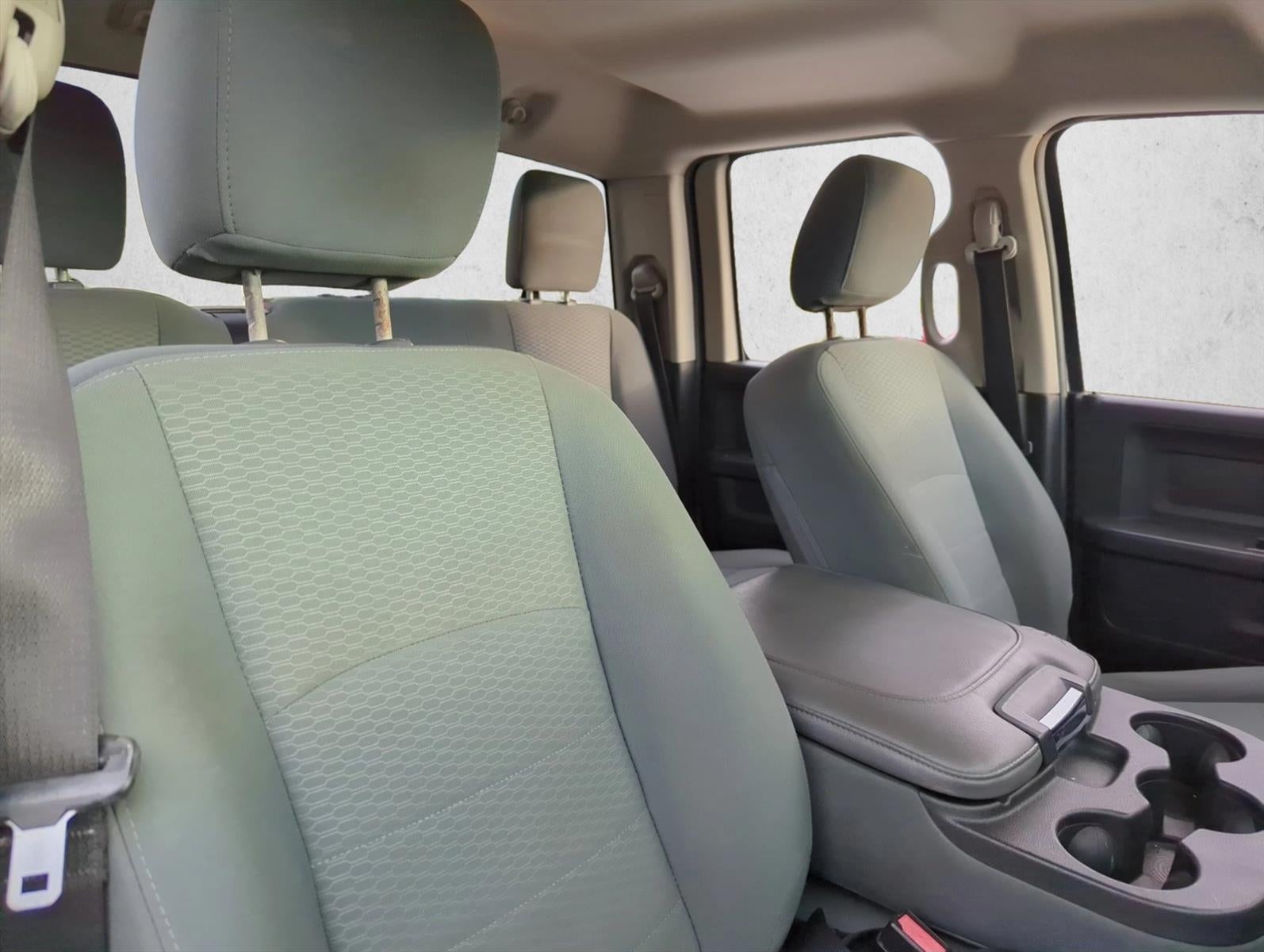 2017 RAM 1500 Express 4x2 Quad Cab 6'4" Box