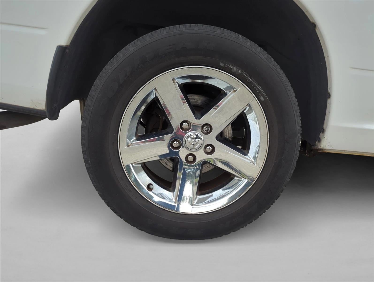 2017 RAM 1500 Express 4x2 Quad Cab 6'4" Box