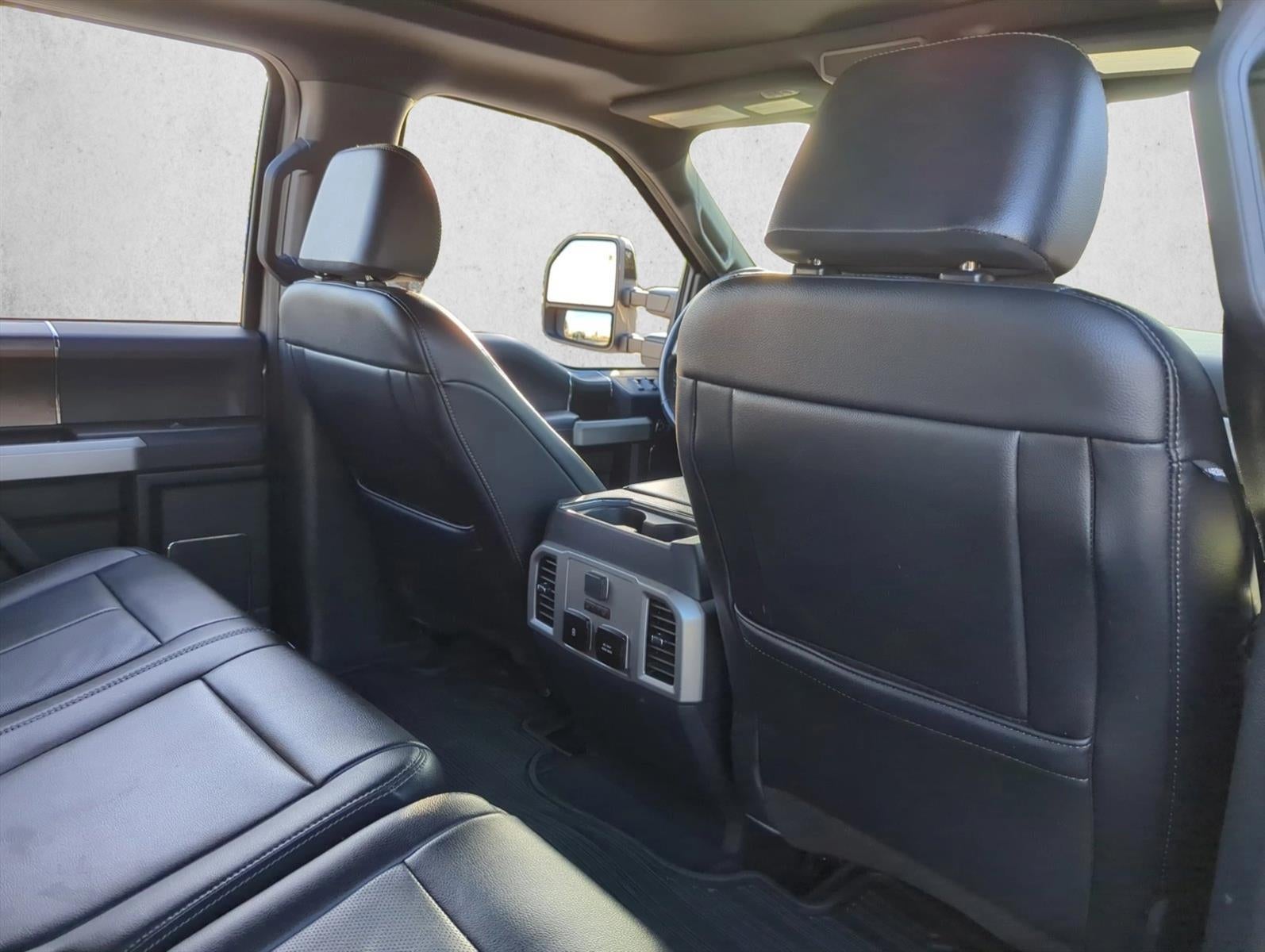 2022 Ford Super Duty F-250 SRW LARIAT 4WD Crew Cab 6.75' Box